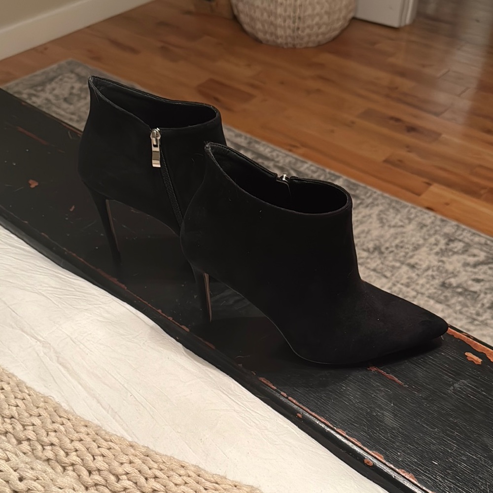 Elegant Black Ankle Boots